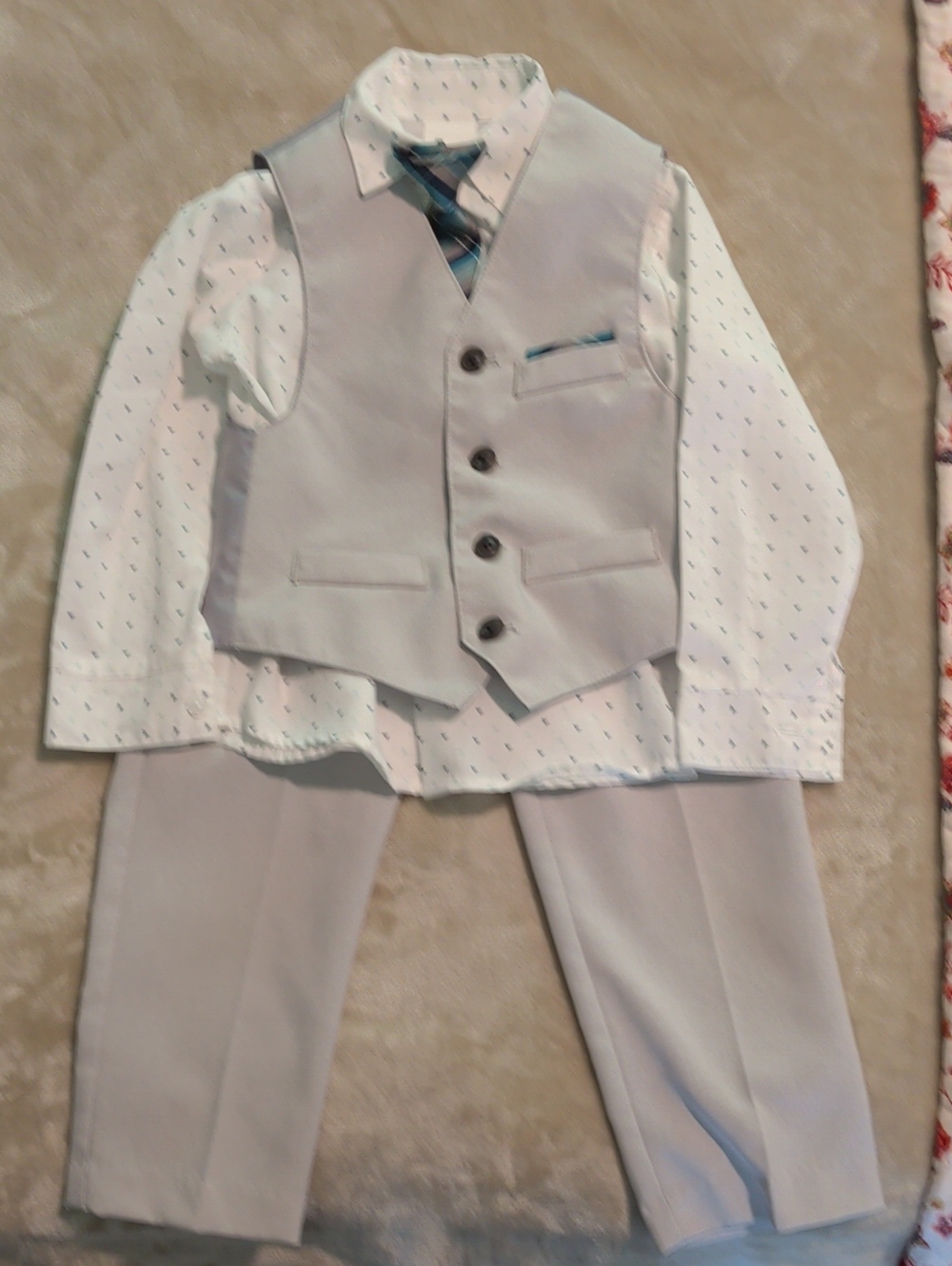 Van Heusen Boys Light Gray Suit Set with Patterned Shirt and Tie